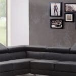 fotografije na zidu, interijer.