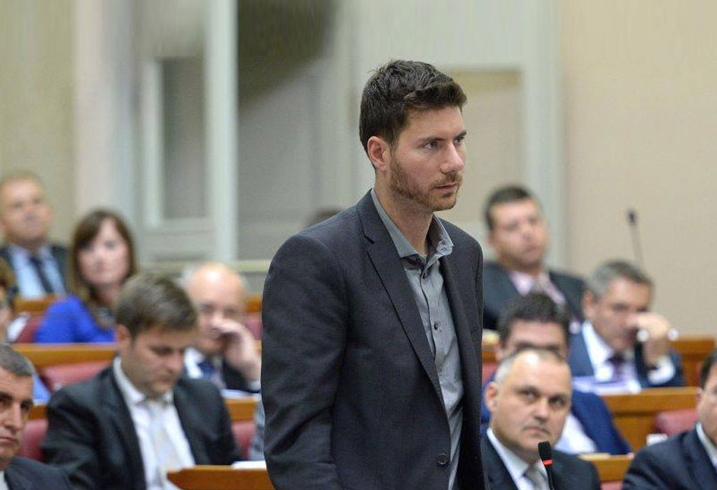 Tko je Ivan Pernar