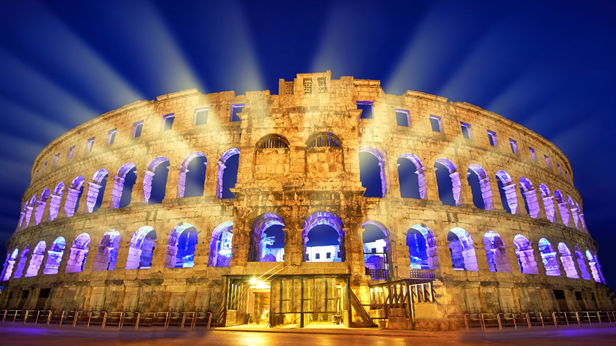 Pula, Arena