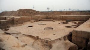 Petougaona kuća, slika, arheologija