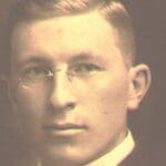 http://www.thefamouspeople.com/profiles/images/frederick-banting-4.jpg