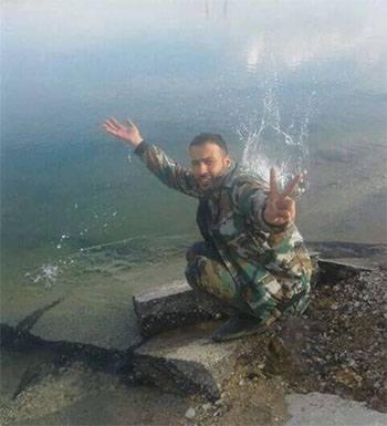 Sirijski vojnik na jezeru