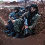 Sirija - vojnici u rovu