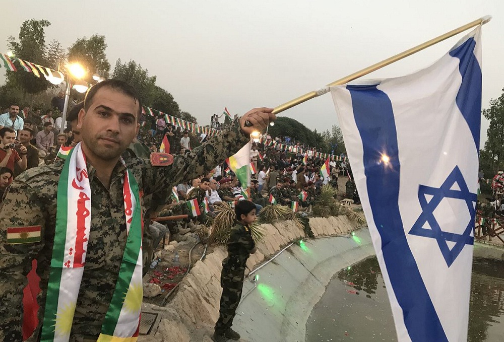 Kurdi sa izraelskom zastavom