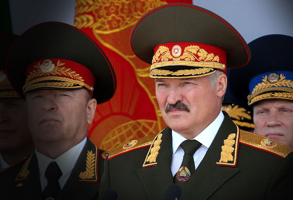 Aleksandar Lukašenko u uniformi