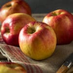 Jabuka Gala - kako oprati jabuku i ukloniti pesticide