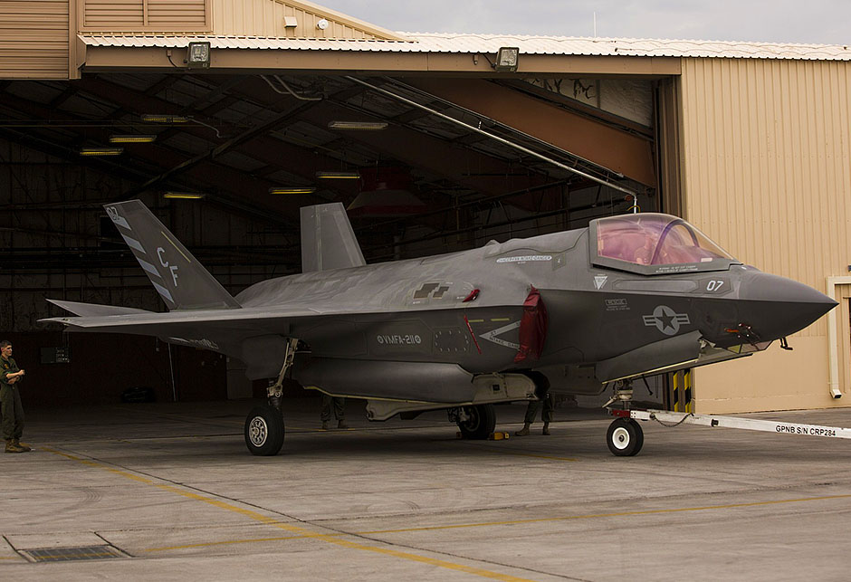 F-35 u hangaru