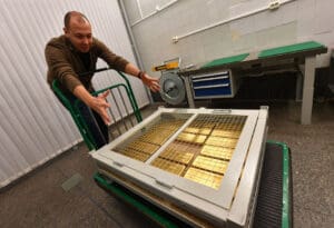 Ruske zlatne rezerve - željezni spremnici za zlatne poluge