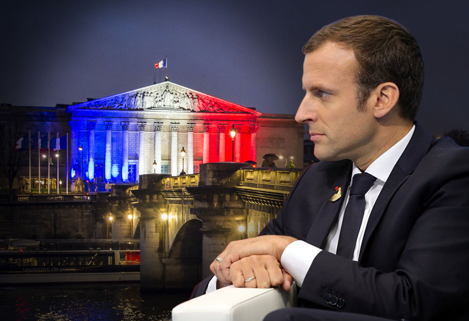 Macron - s boka