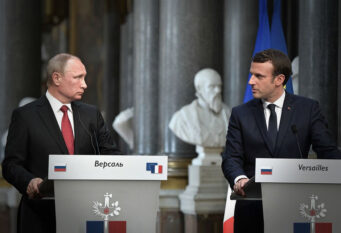 Macron protiv Putina
