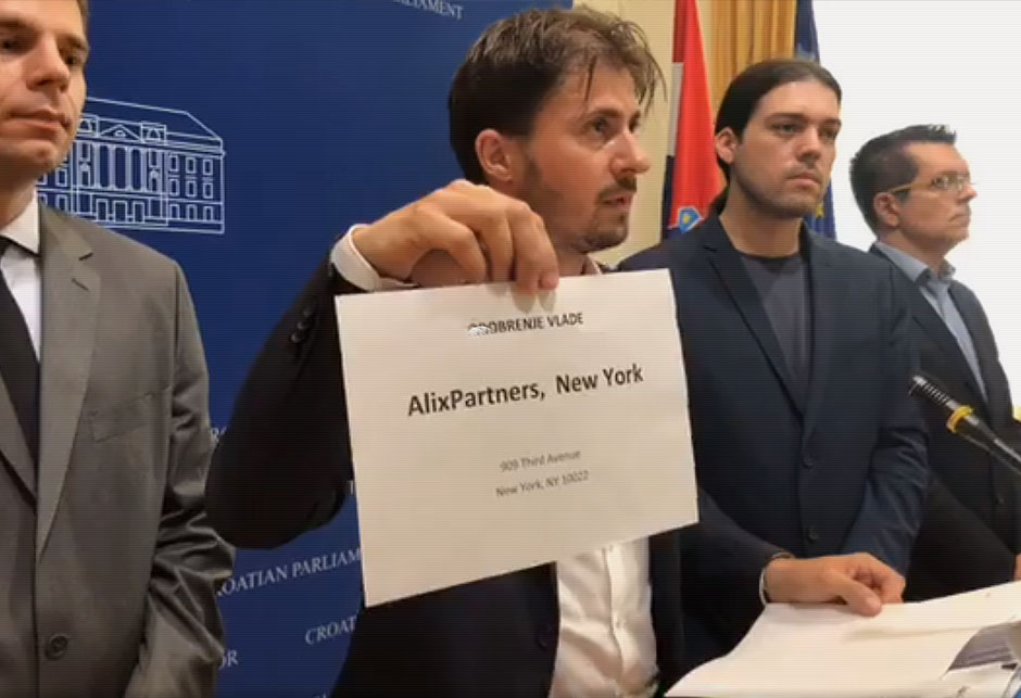 Živi zid - Alix Partners - Portal Logicno.com