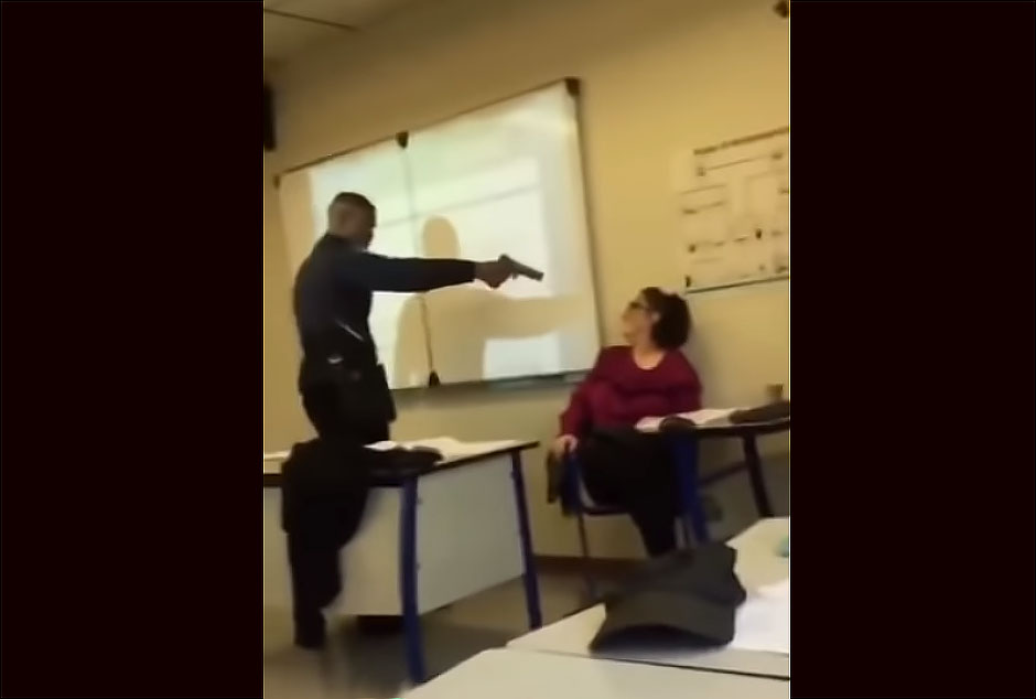 Učenik u Francuskoj prijetio pištoljem profesorici