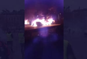 Žuti prsluci - naplatne kućice