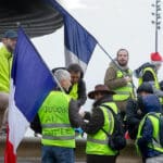 Žuti prsluci - zastave