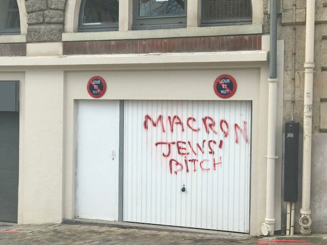 Fašistički simboli u Parizu