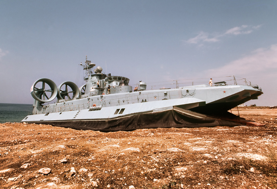 Slanje kineske vojske u krizno žarište u Venezuelu je znak nove ere svjetske politike 4 Kineski vojni hovercraft klase Zubr