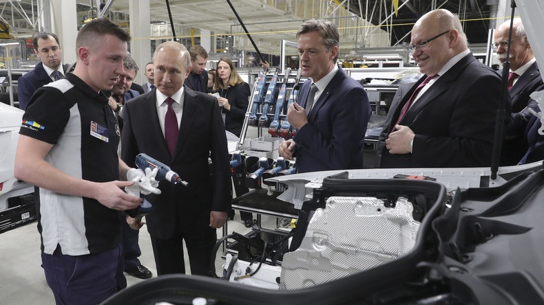 Vladimir Putin mercedesova fabrika