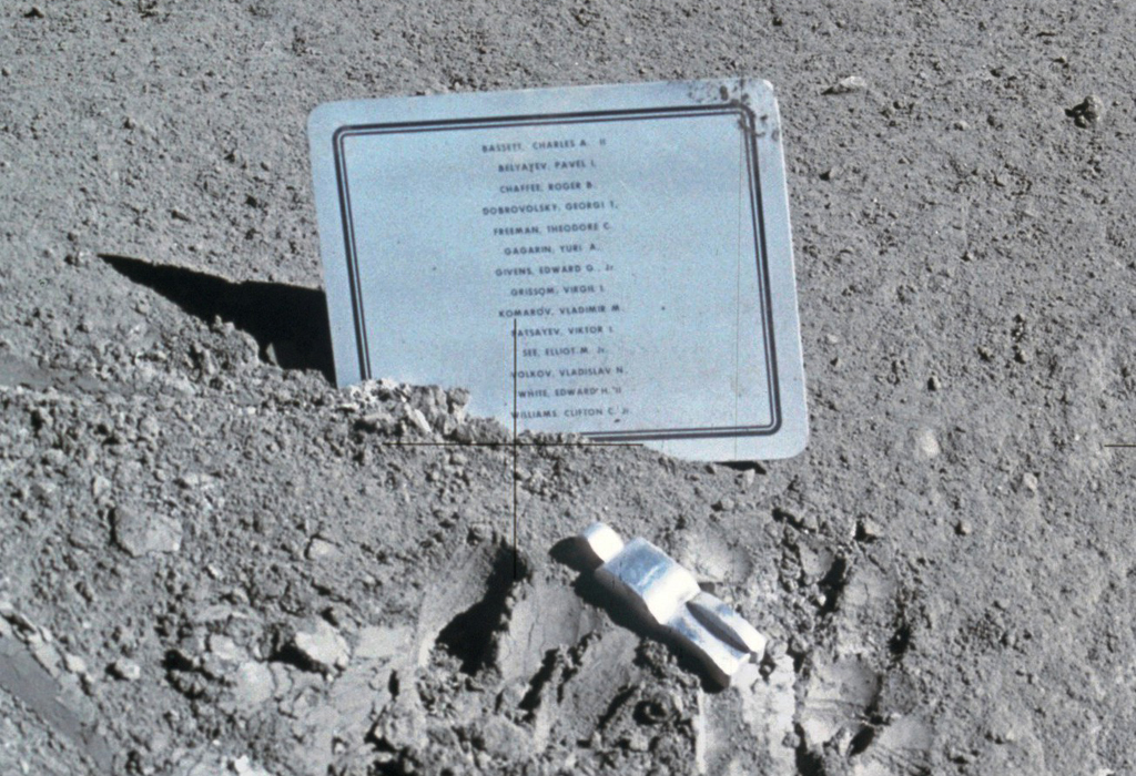 Fallen Astronaut ploca Mjesec Zemlja kosmonaut svemir