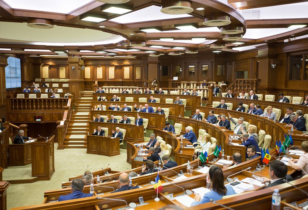 moldavija-parlament