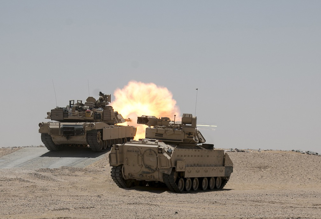 Tenk Abrams M1A2 i BVP Bradley M3