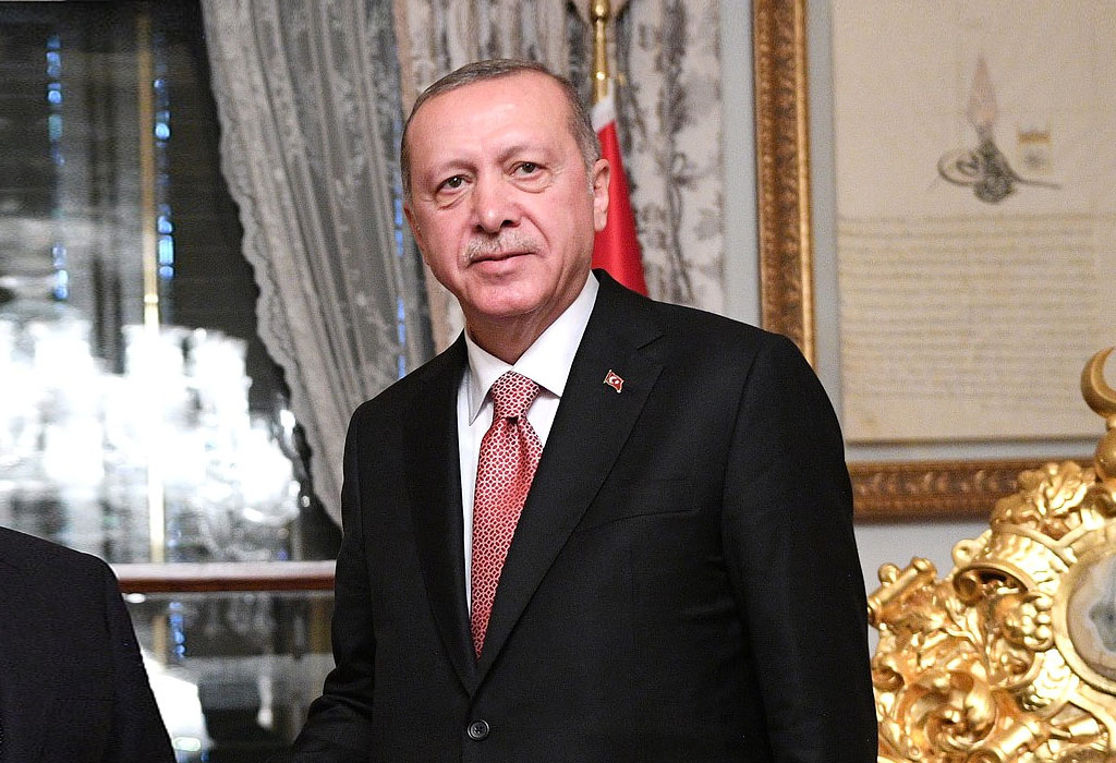 Erdogan u stojećem stavu