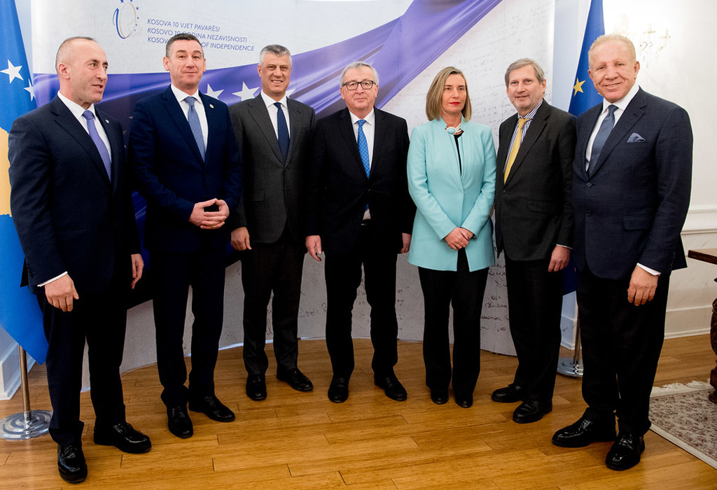 Jean-Claude Juncker, President Hashim Thaci Prime Minister Ramush Haradinaj, Johannes Hahn, Federica Mogherini.
