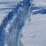 Pukotina u ledenjaku Antarktika Pine Island