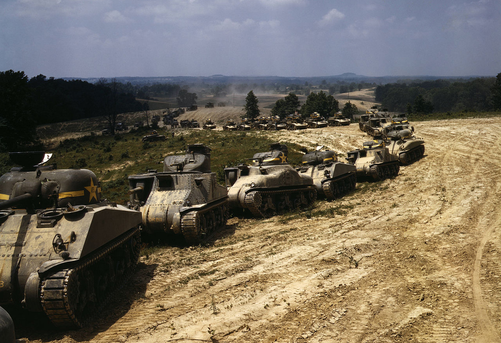 tenkovi M-4 (General Sherman) and M-3 (General Grant)