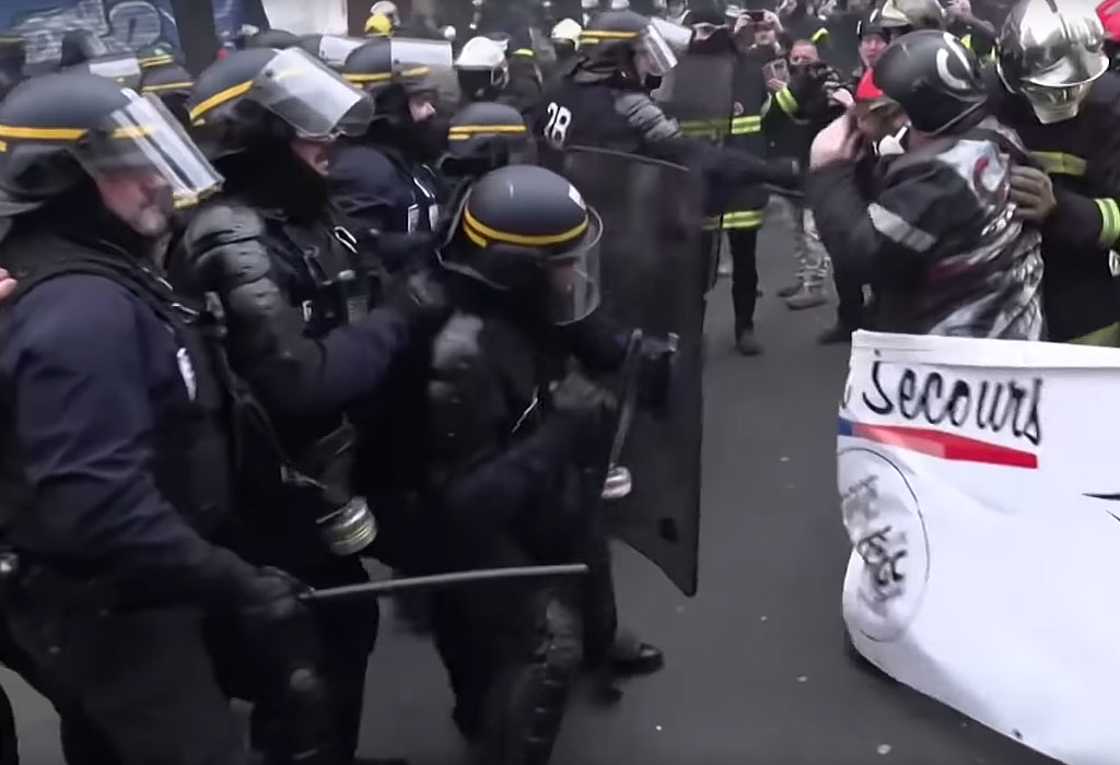 Prosvjedi vatrograsaca u Parizu