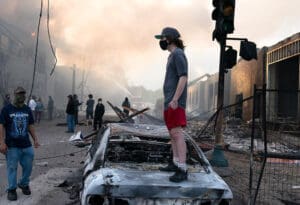 Minneapolis gori, Protesti