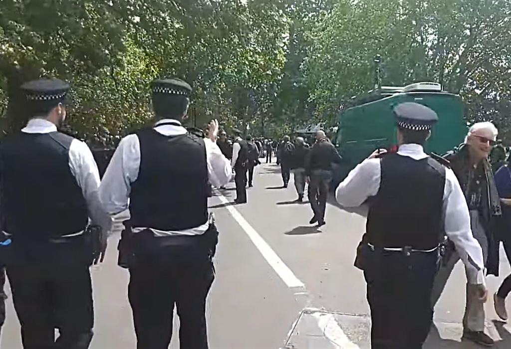 Londonska policija - Protesti u Hide Parku
