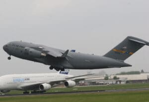 Američki vojni transportni avion