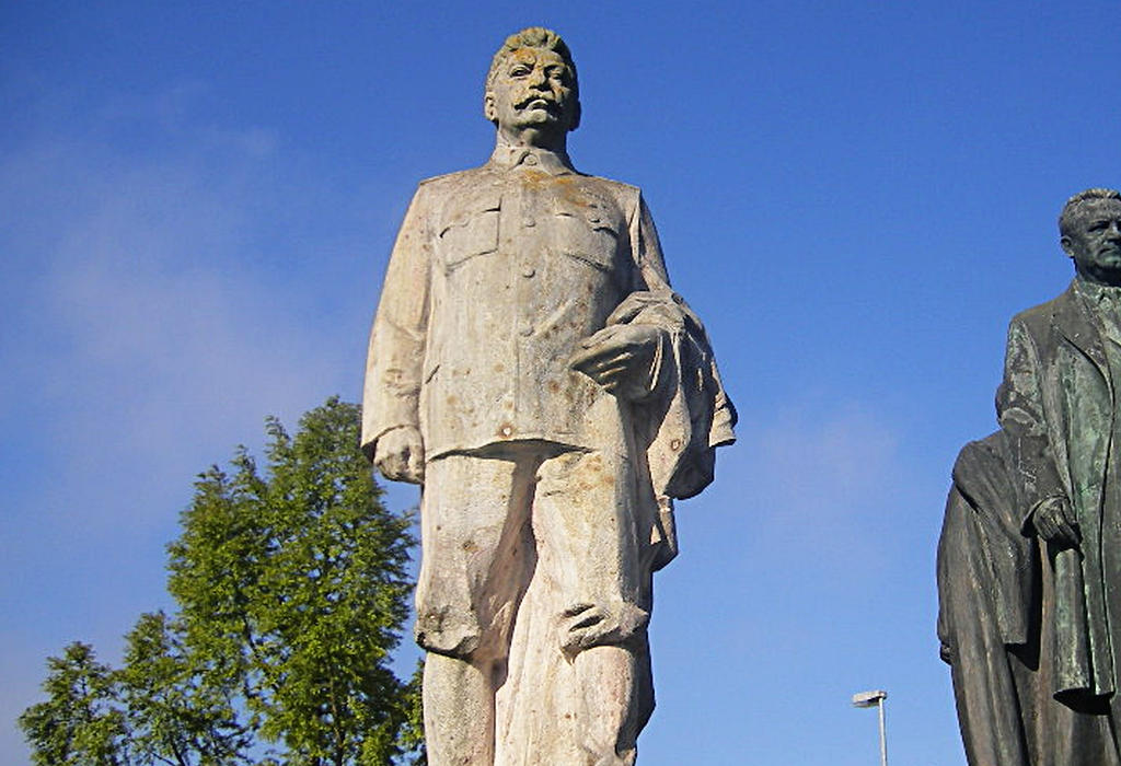 Staljinov kip