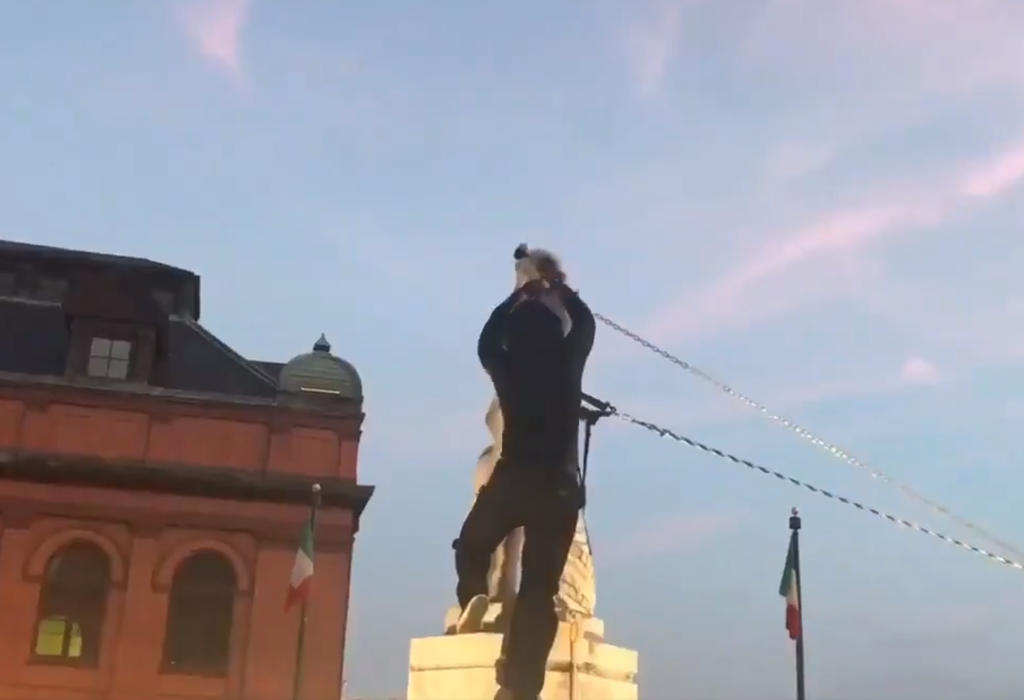 Uništavanje kipa Kolumba u Baltimoreu