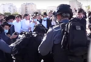 Ortodoksni Jevreji sukobljavaju se sa policijom u Izraelu