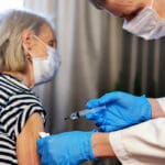 Vakcinisanje starih ljudi