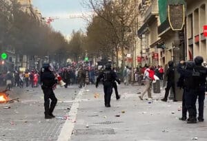 Francuska policija razbila nezakonit karneval