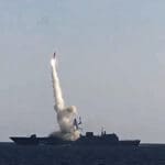 Ruski ratni brod testira raketu
