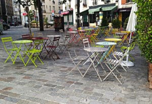 Prazni kafici u Francuskoj