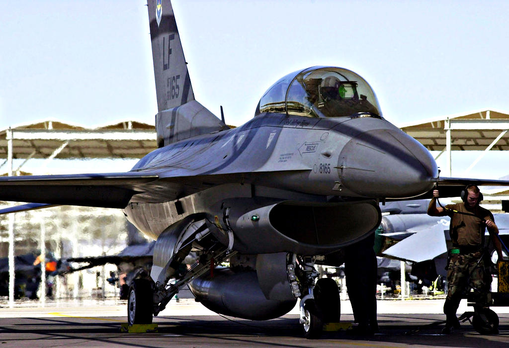 F-16 borbeni avion