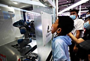 Kina - Robot testira na Covid
