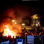 Pariz protesti ispred Parlamenta