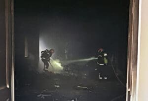 Vatrogasci gase zapaljeno jevrejsko groblje