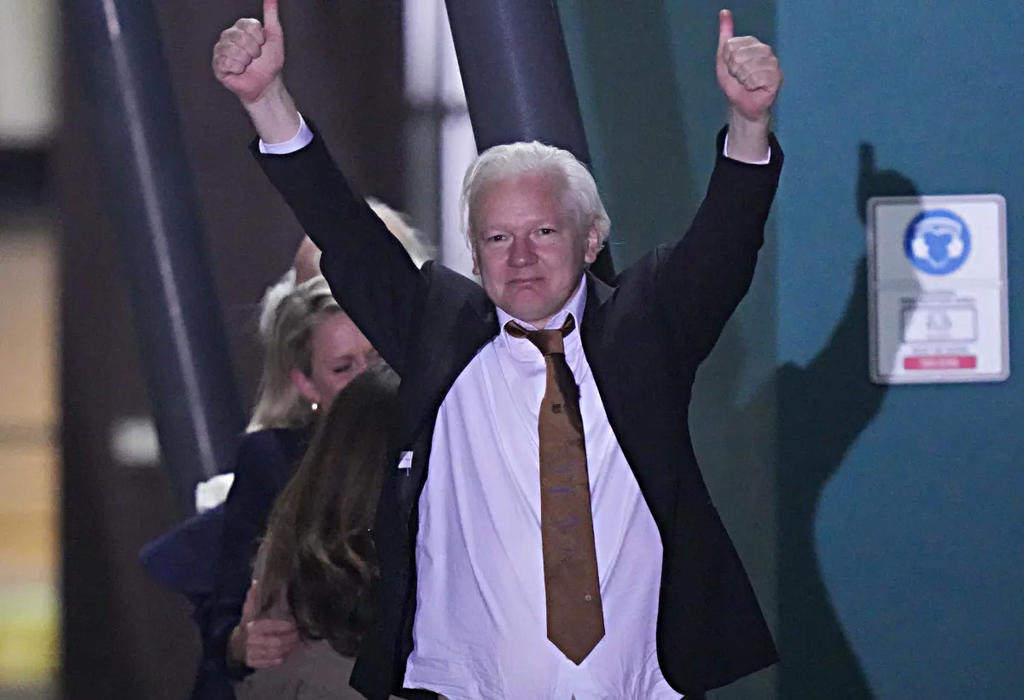Assange povratak kuci