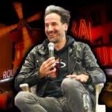 Kožna jakna - Uske hlače i minđuše