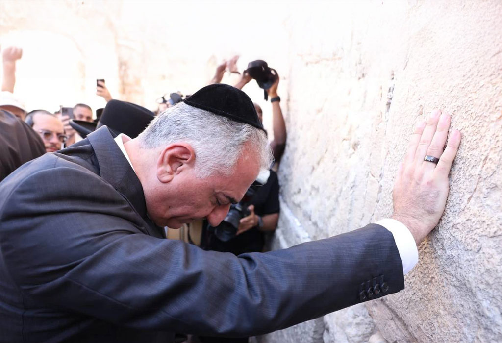 Reza Pahlavi na Zidu plača Reza Pahlavi na Zidu plača
