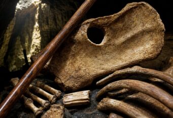 Neandertalac proboden kopljem 75.000 godina star dokaz milosrđa i nasilja